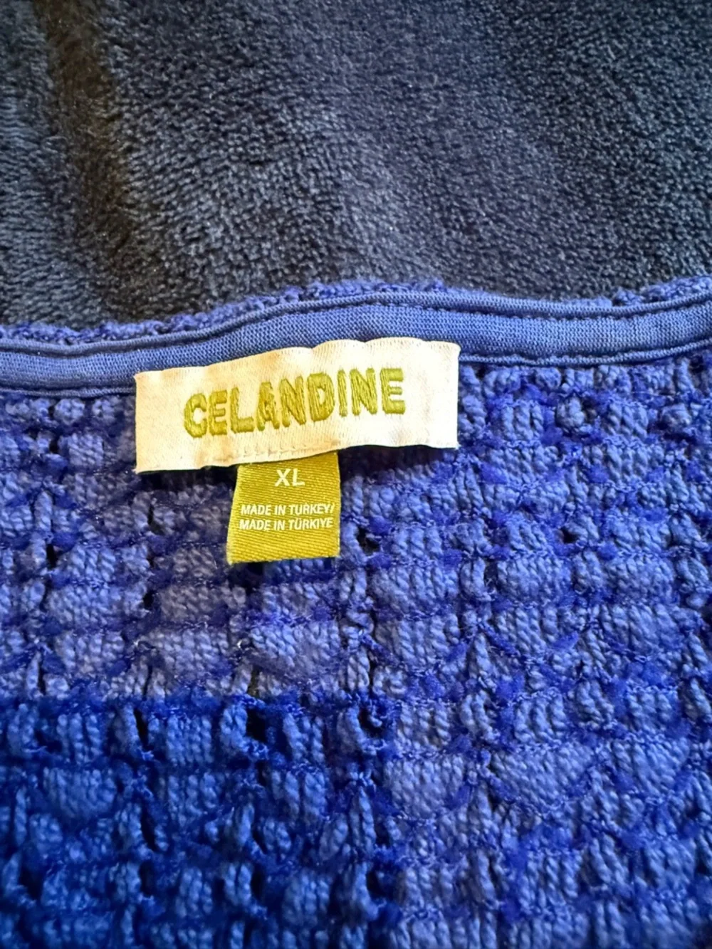 Sleeveless Textured Crop Top -blue - Picture 3 of 3
